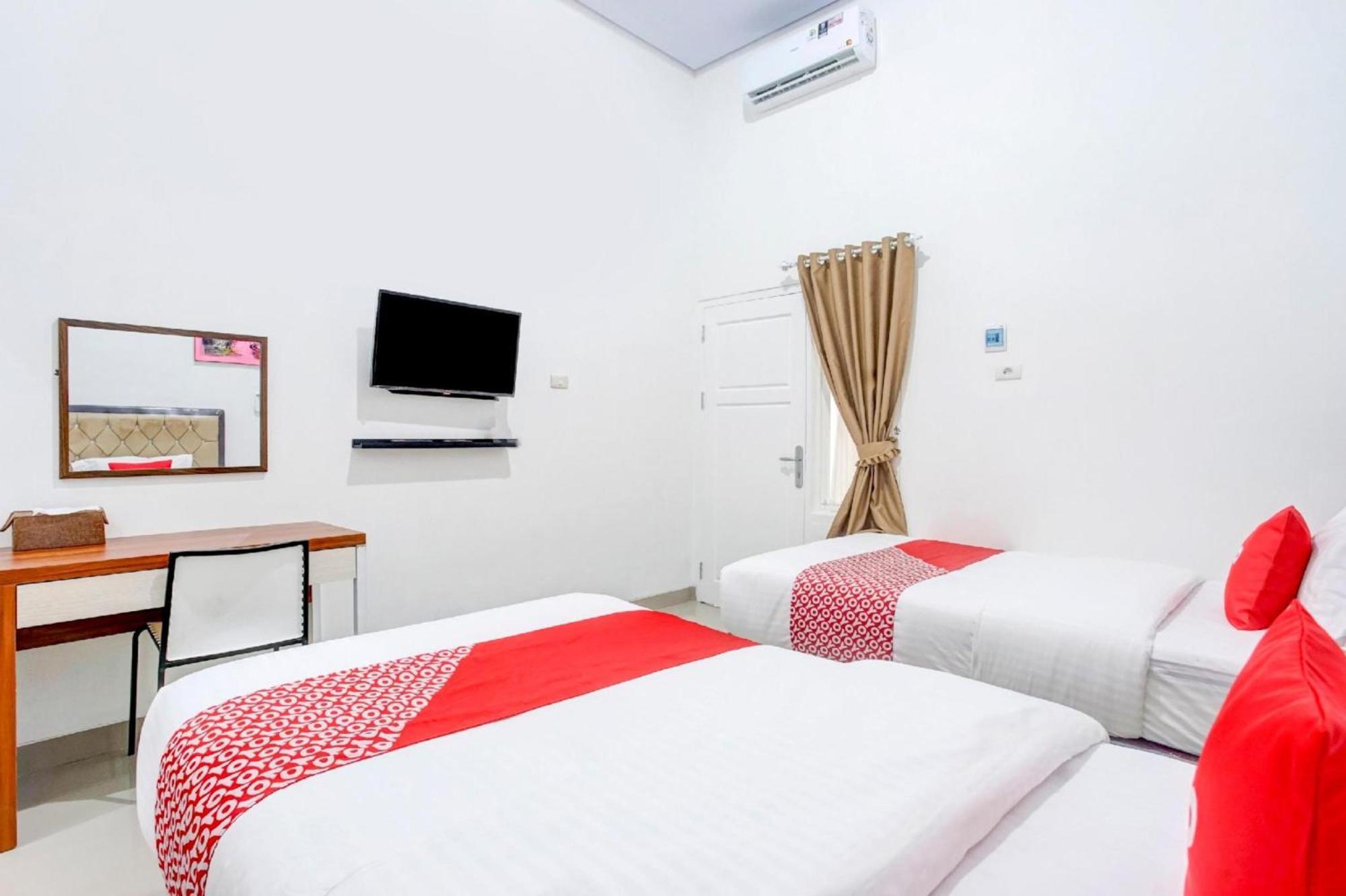 OYO 90281 Griya Bawean Syariah Hotel Bandar Lampung Bagian luar foto